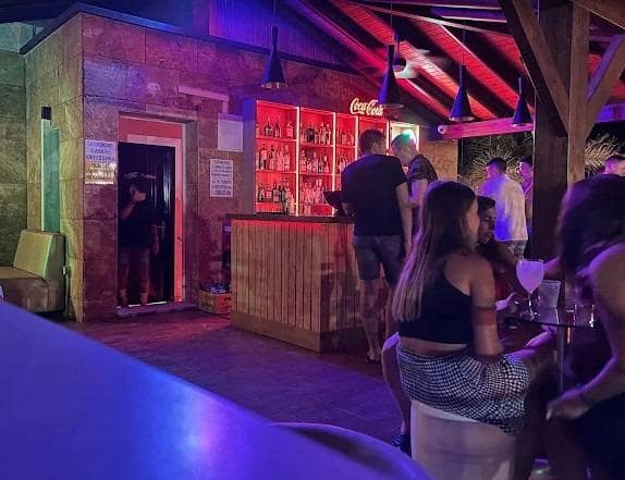 Bedrijf te koop in Puerto de Mazarron - € 495.000 (Ref: 9335006)