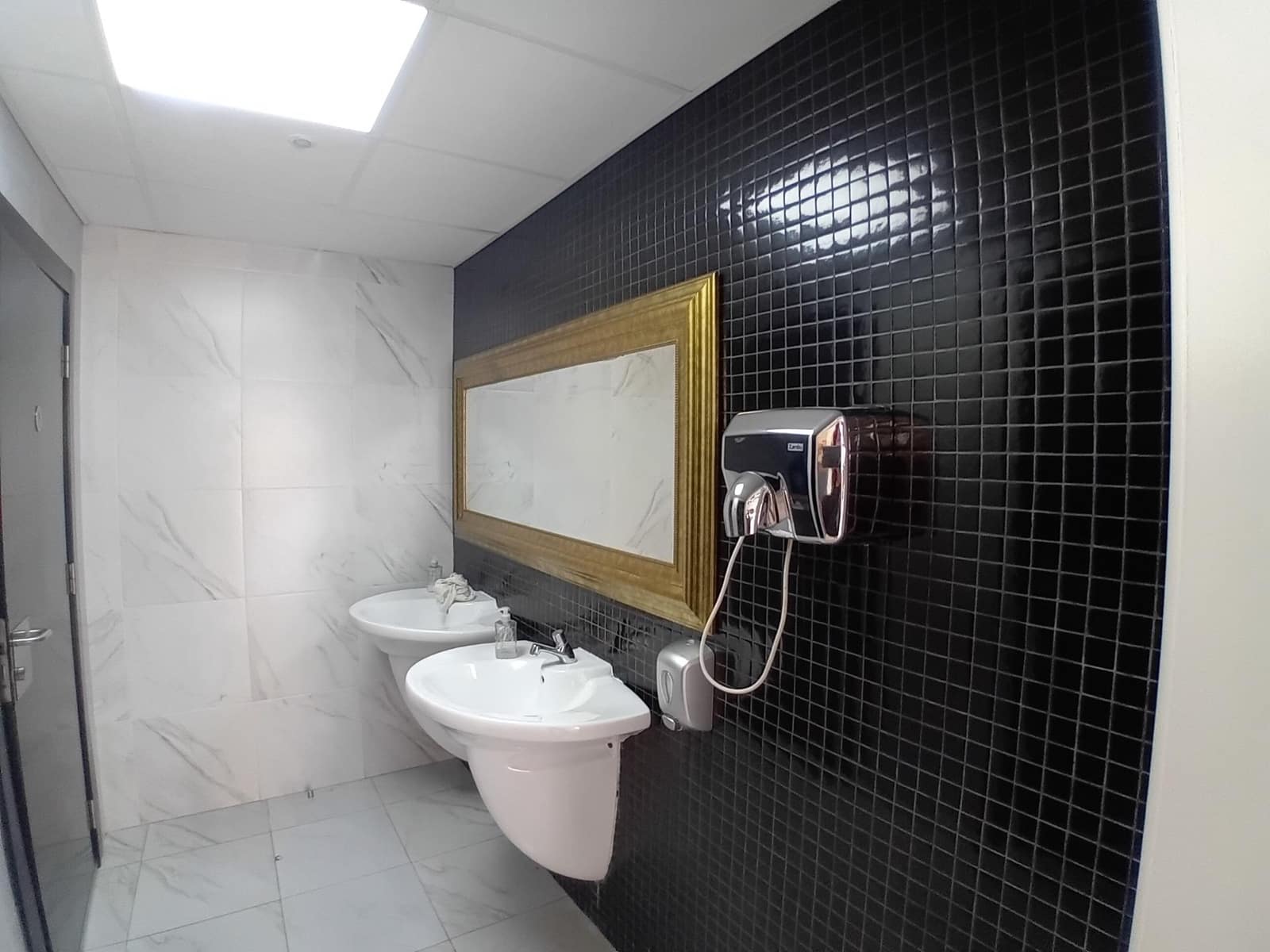 Bedrijf te koop in Puerto de Mazarron - € 495.000 (Ref: 9335006)