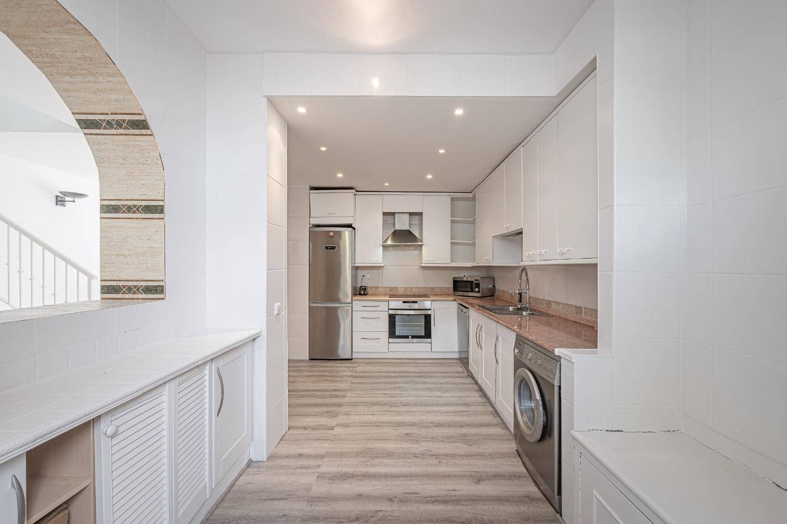 4 slaapkamer Villa te koop in Benahavis - € 650.000 (Ref: 9375361)