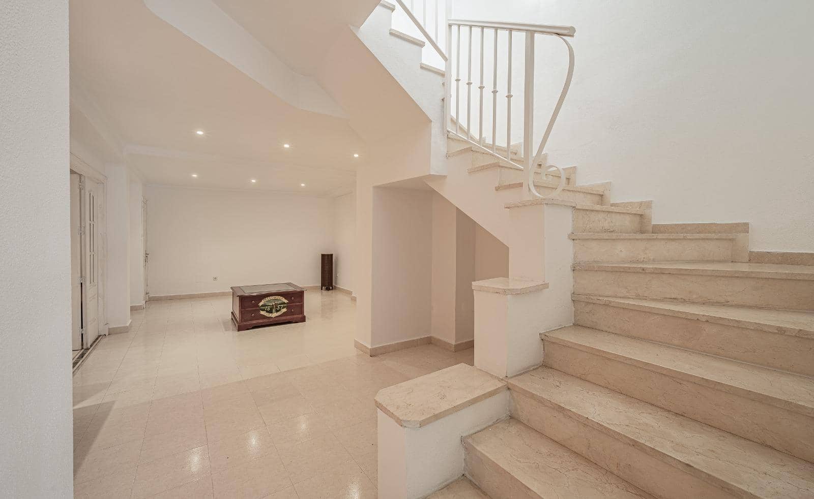 4 slaapkamer Villa te koop in Benahavis - € 650.000 (Ref: 9375361)