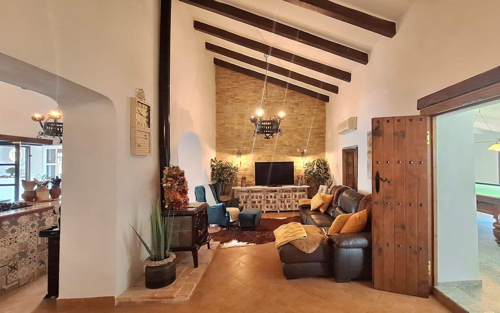 6 bedroom Finca/Country House for sale in Los Canovas with pool - € 495,000 (Ref: 9396035)
