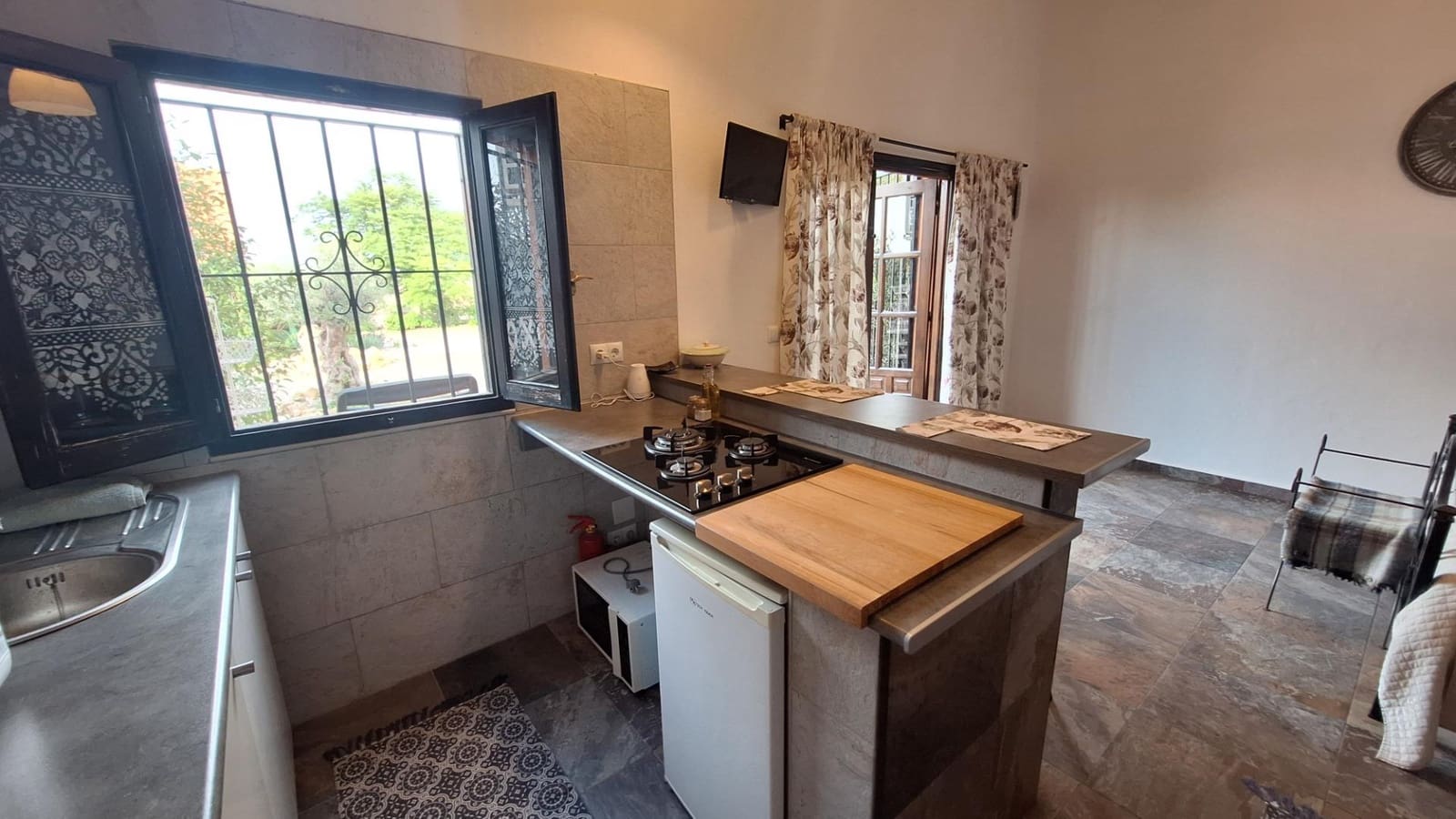 6 bedroom Finca/Country House for sale in Los Canovas with pool - € 495,000 (Ref: 9396035)