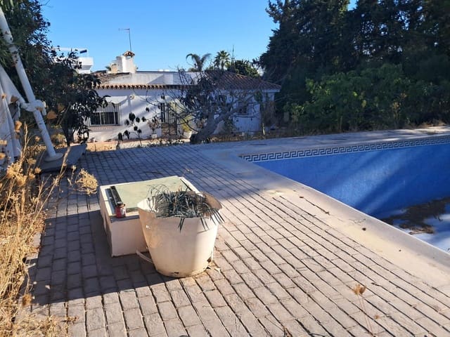 5 slaapkamer Villa te koop in El Paraiso, Estepona met zwembad - € 1.150.000 (Ref: 9451016)
