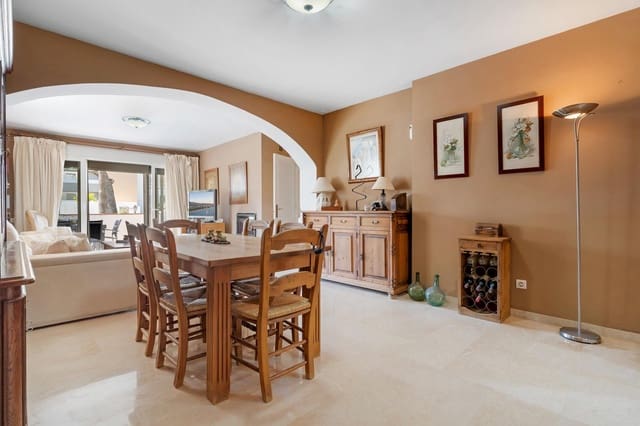 3 slaapkamer Appartement te koop in Nueva Andalucía Centro, Marbella met zwembad - € 680.000 (Ref: 9451023)