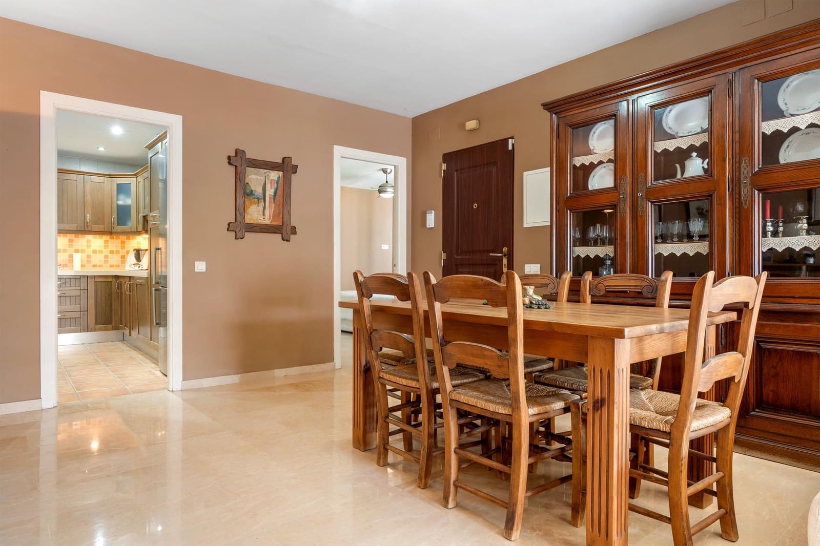 3 slaapkamer Appartement te koop in Nueva Andalucia met zwembad - € 680.000 (Ref: 9451023)