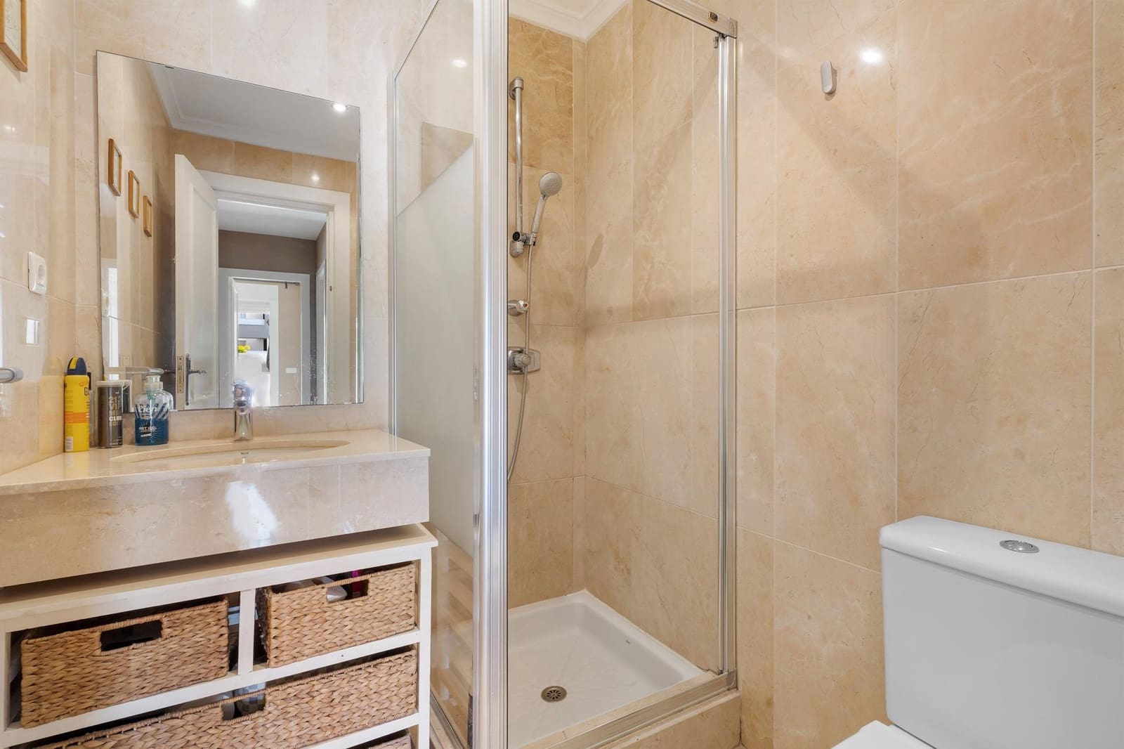 3 slaapkamer Appartement te koop in Nueva Andalucia met zwembad - € 680.000 (Ref: 9451023)