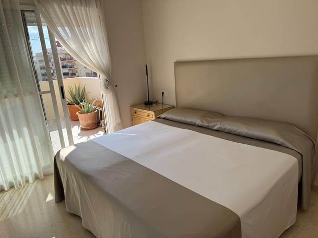 4 soveværelse Penthouse til salg i Puerto de Estepona, Estepona med swimmingpool garage - € 790.000 (Ref: 9452161)