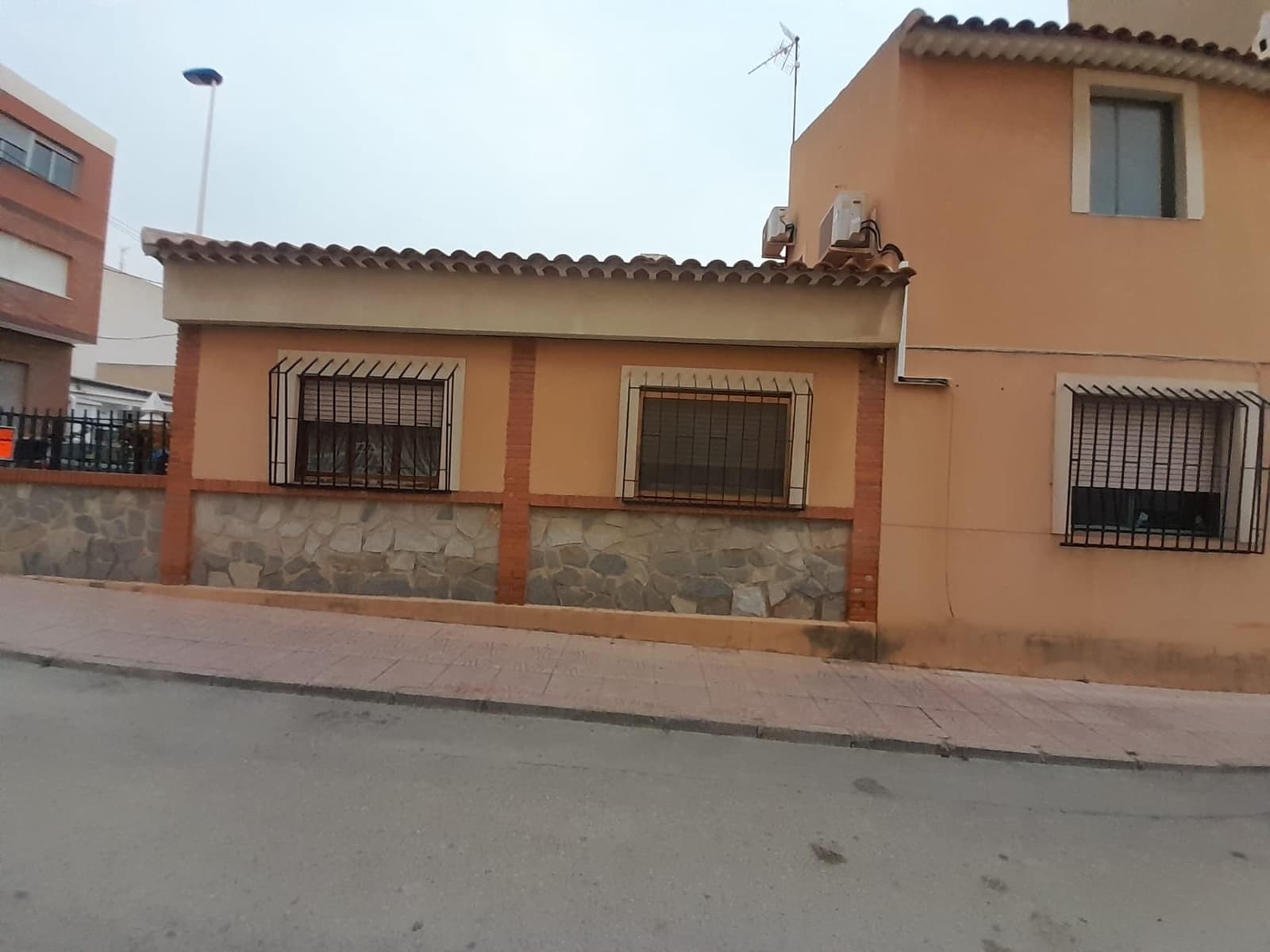 5 bedroom Villa for sale in Puerto de Mazarron - € 212,000 (Ref: 9541157)