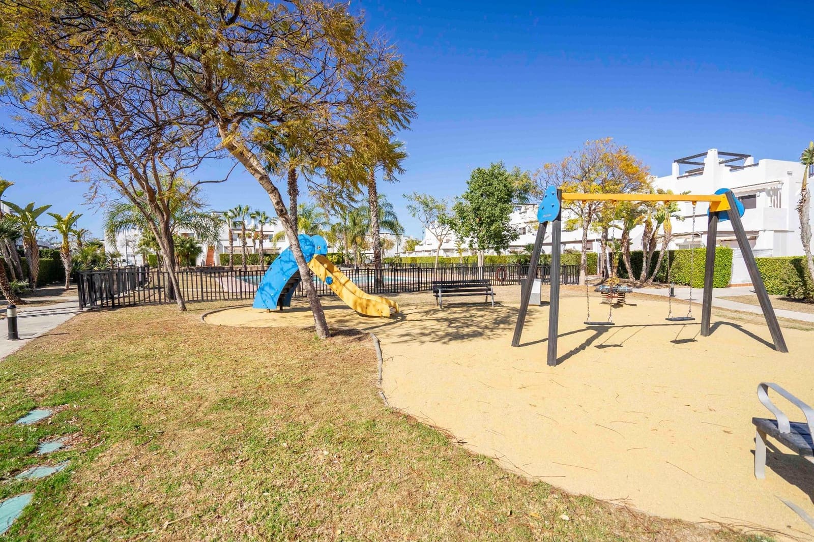 3 bedroom Apartment for sale in Alhama de Murcia with pool - € 128,000 (Ref: 9571224)