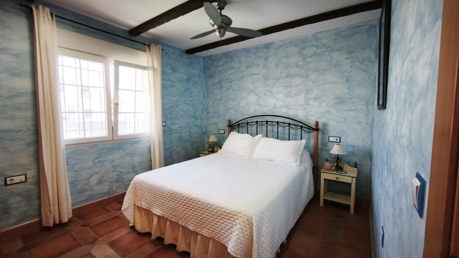 Chalet de 4 habitaciones en La Manga del Mar Menor en venta - 565.000 € (Ref: 9721737)