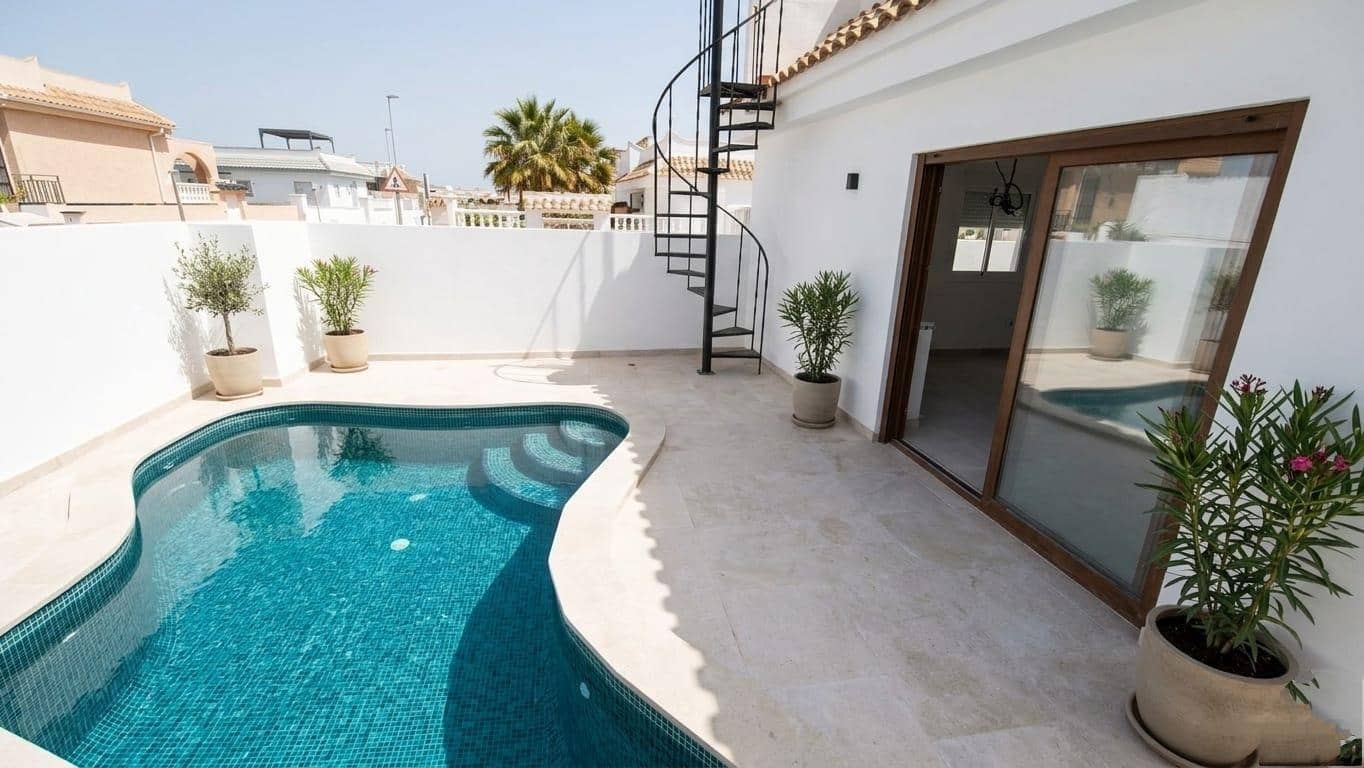2 bedroom Villa for sale in Camposol with pool - € 95,796 (Ref: 9738597)