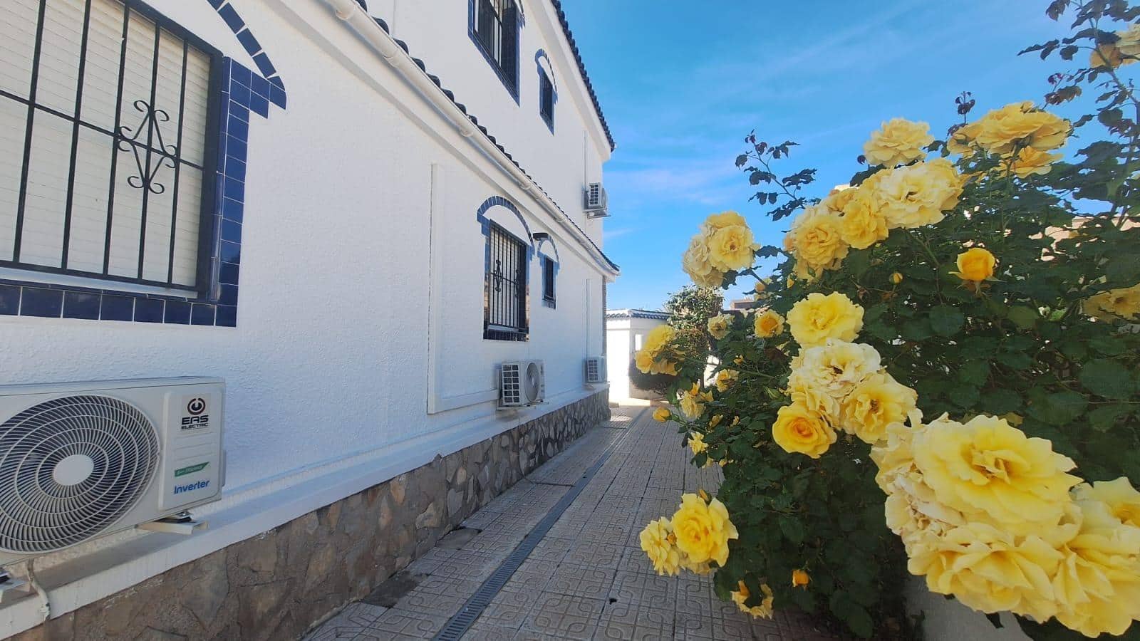5 bedroom Villa for sale in Camposol with pool - € 399,000 (Ref: 9773098)