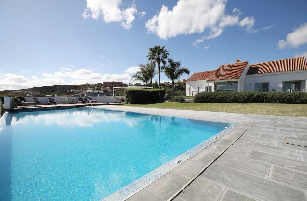 6 soverom Villa til salgs i Manilva med svømmebasseng garasje - € 2 975 000 (Ref: 9851800)
