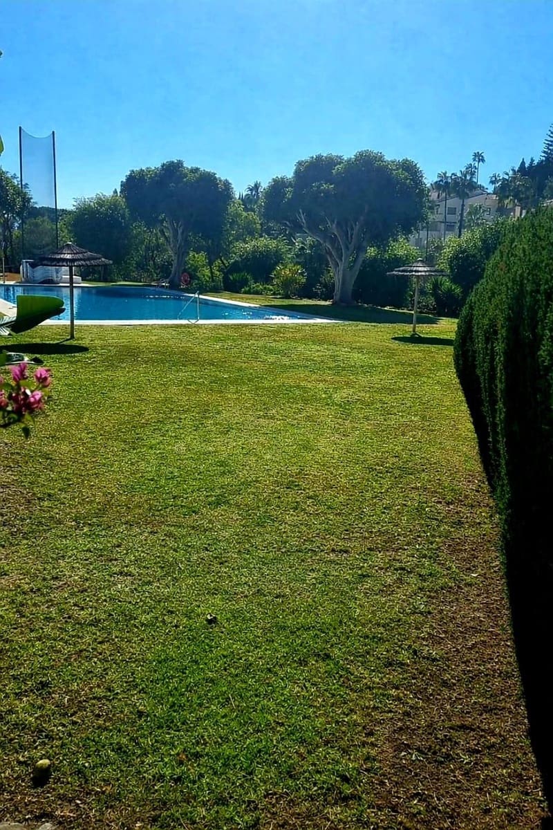 2 slaapkamer Appartement te koop in La Quinta met zwembad - € 625.000 (Ref: 9855508)