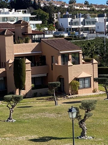 3 bedroom Penthouse for sale in El Paraiso, Estepona with pool - € 835,000 (Ref: 9855512)