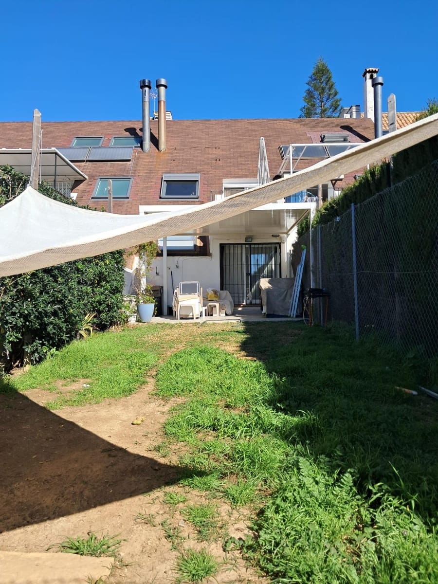 3 soverom Hus til salgs i Estepona - € 698 000 (Ref: 9855523)