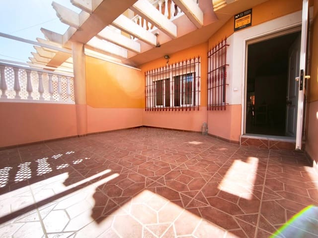 5 slaapkamer Rijtjeshuis te koop in Puerto de Mazarron, Mazarrón met garage - € 209.000 (Ref: 9867048)