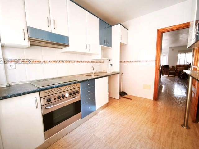 5 slaapkamer Rijtjeshuis te koop in Puerto de Mazarron, Mazarrón met garage - € 209.000 (Ref: 9867048)