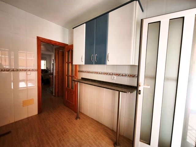 5 slaapkamer Rijtjeshuis te koop in Puerto de Mazarron, Mazarrón met garage - € 209.000 (Ref: 9867048)