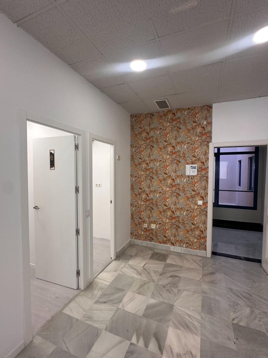1 bedroom Office for sale in Marbella - € 325,000 (Ref: 9890416)