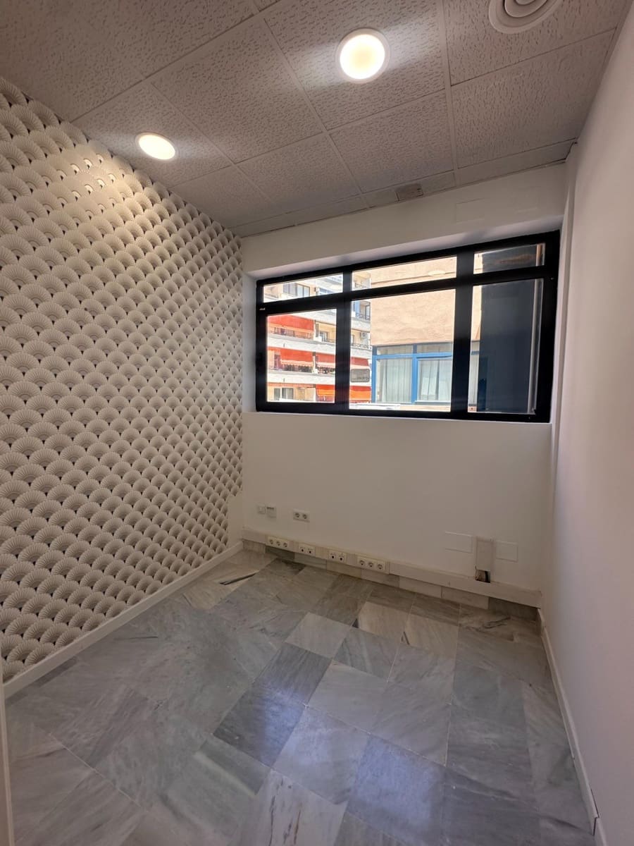 1 bedroom Office for sale in Marbella - € 325,000 (Ref: 9890416)