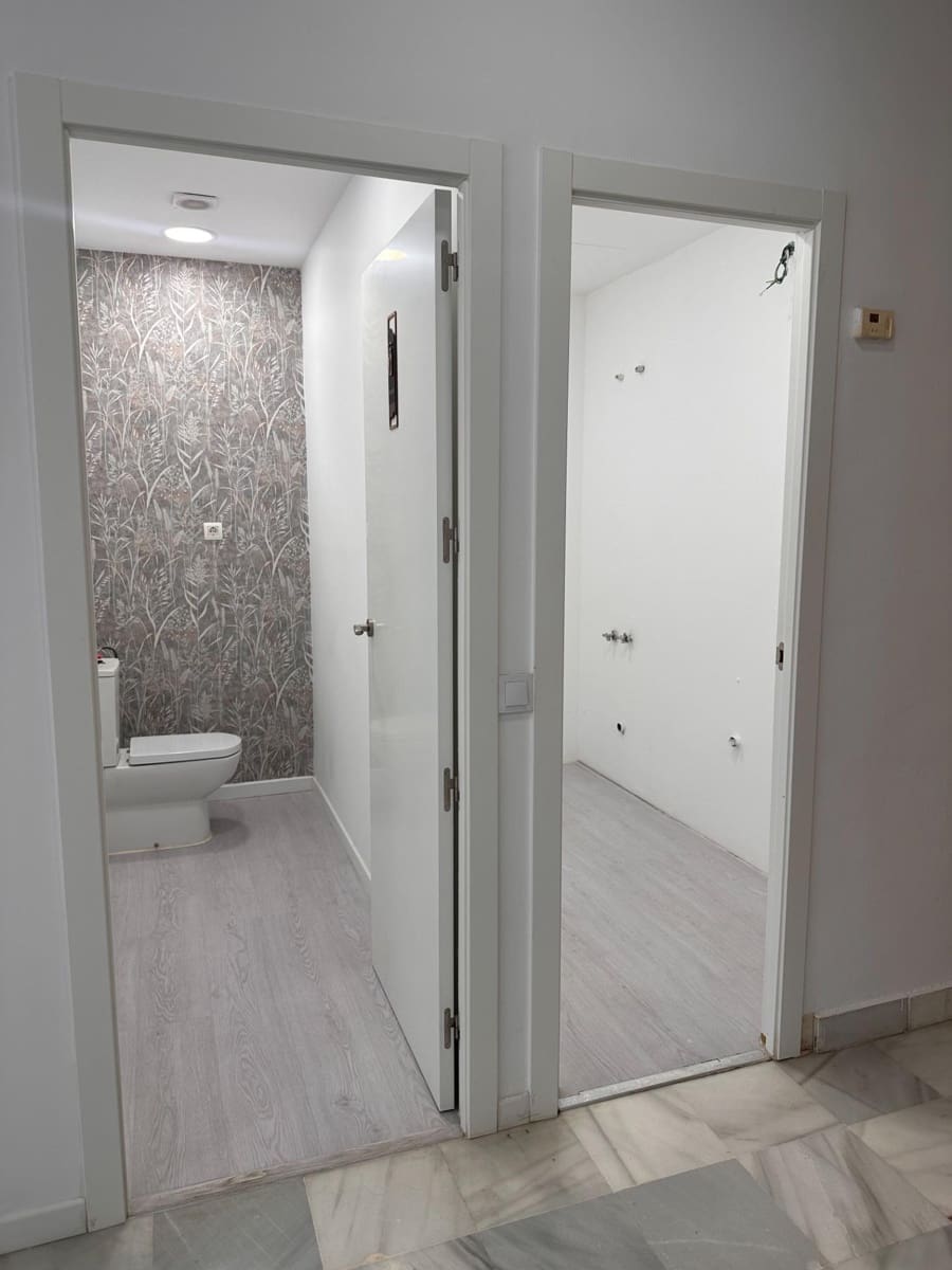 1 bedroom Office for sale in Marbella - € 325,000 (Ref: 9890416)