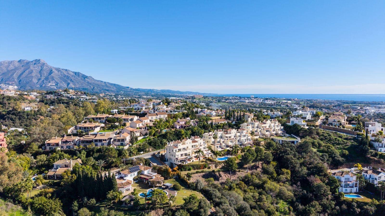 4 chambre Appartement à vendre à Benahavis avec piscine - 529 000 € (Ref: 9911101)