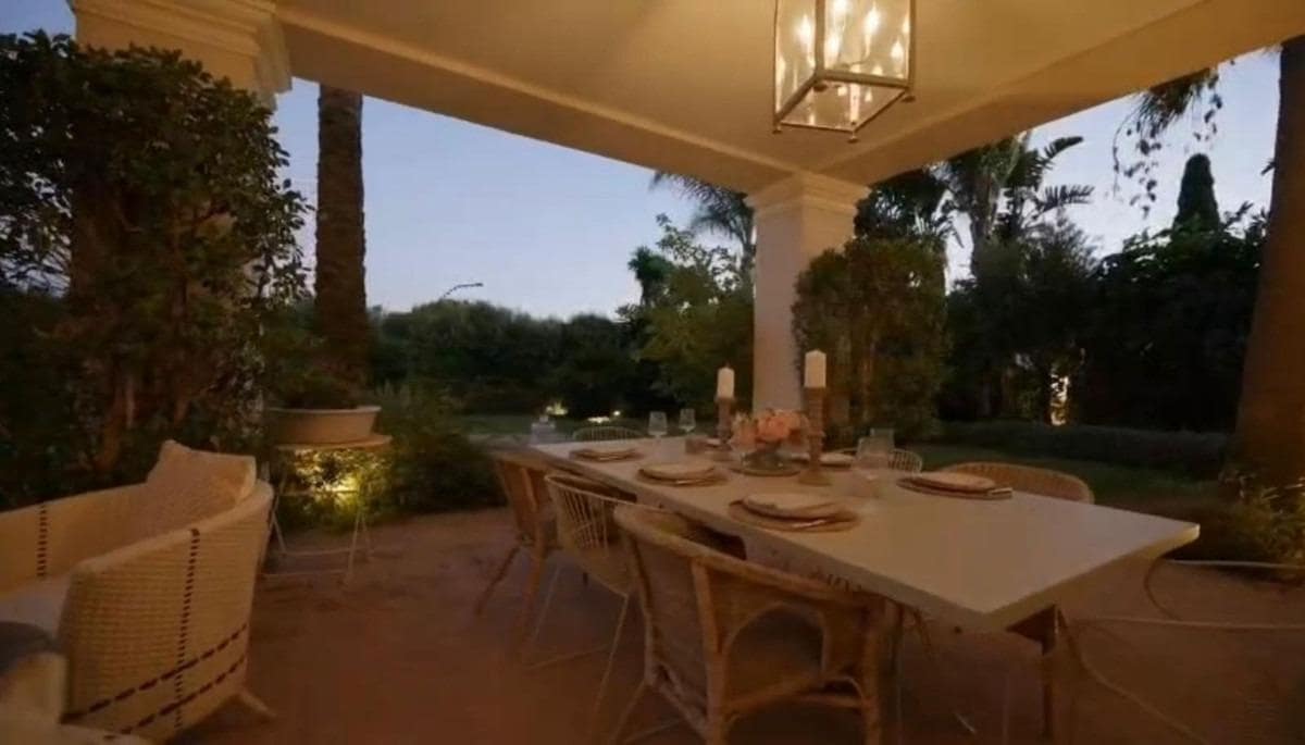 8 sovrum Villa till salu i Guadalmina med pool - 7 500 000 € (Ref: 9911102)