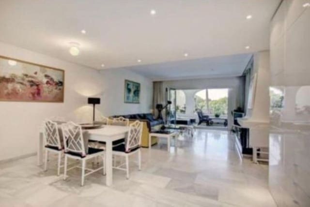 3 slaapkamer Appartement te koop in Marbella met zwembad garage - € 1.100.000 (Ref: 9936435)