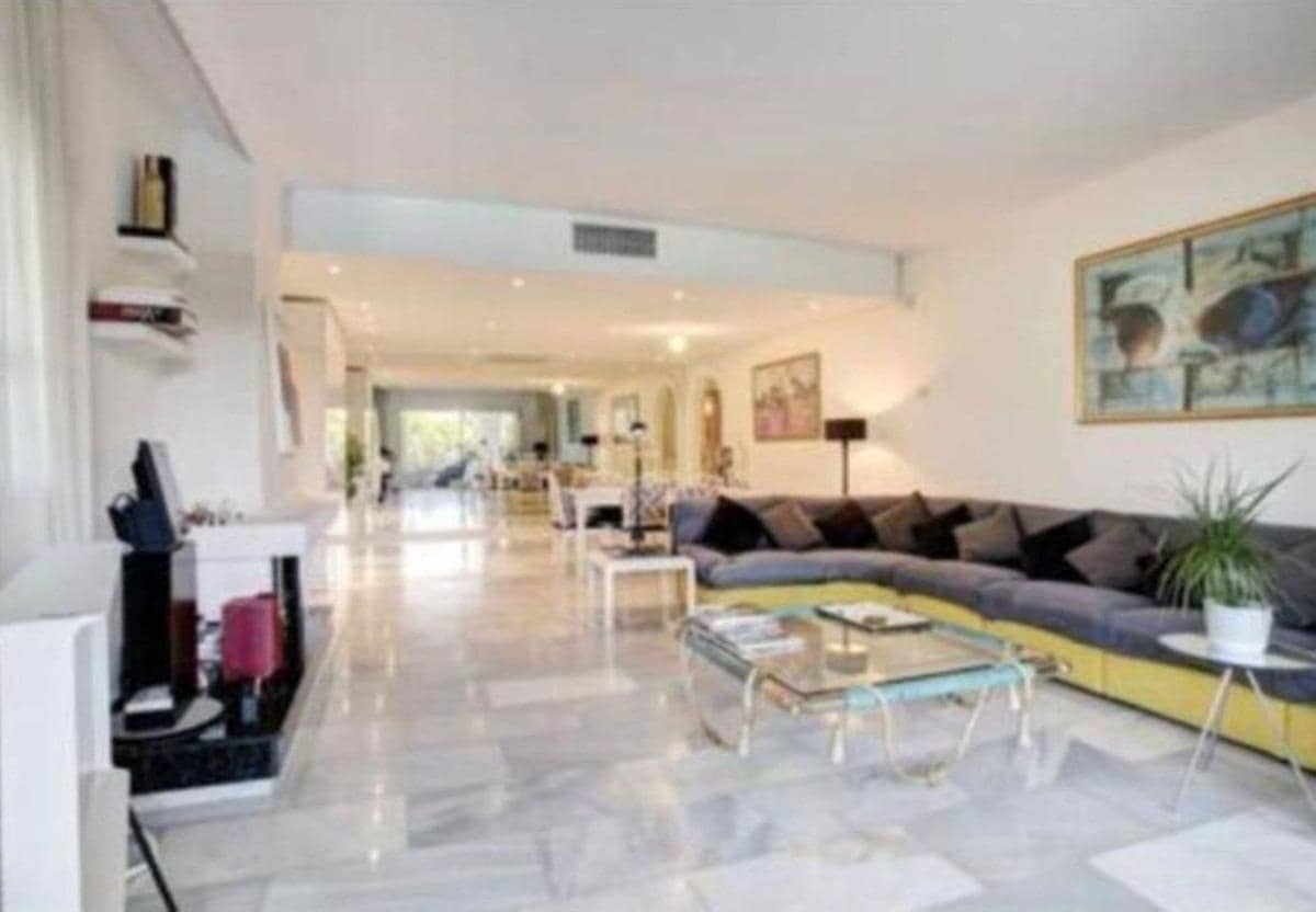3 slaapkamer Appartement te koop in Marbella met zwembad garage - € 1.100.000 (Ref: 9936435)