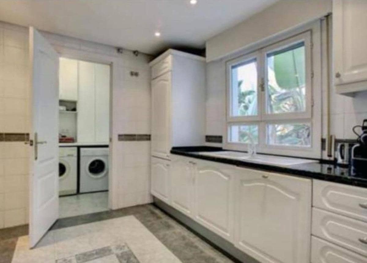3 slaapkamer Appartement te koop in Marbella met zwembad garage - € 1.100.000 (Ref: 9936435)