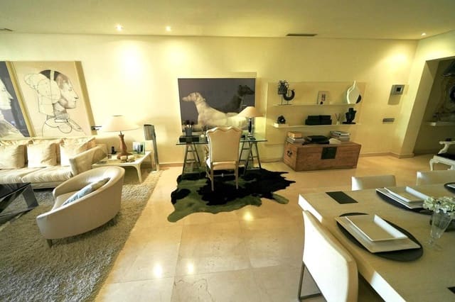 3 slaapkamer Appartement te koop in Marbella met zwembad - € 1.575.000 (Ref: 9938460)