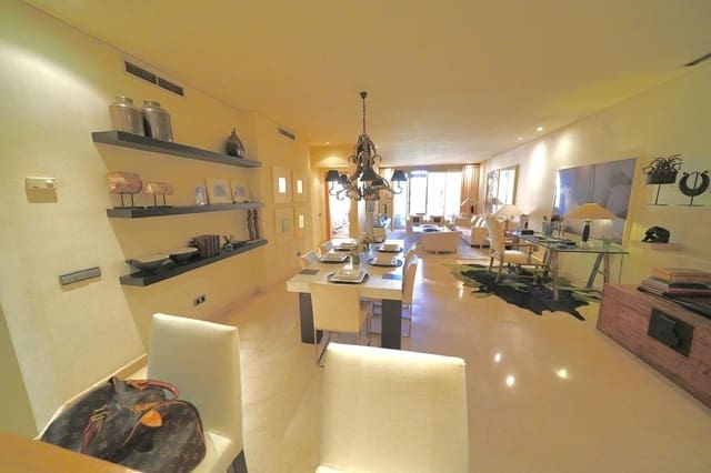 3 slaapkamer Appartement te koop in Marbella met zwembad - € 1.575.000 (Ref: 9938460)