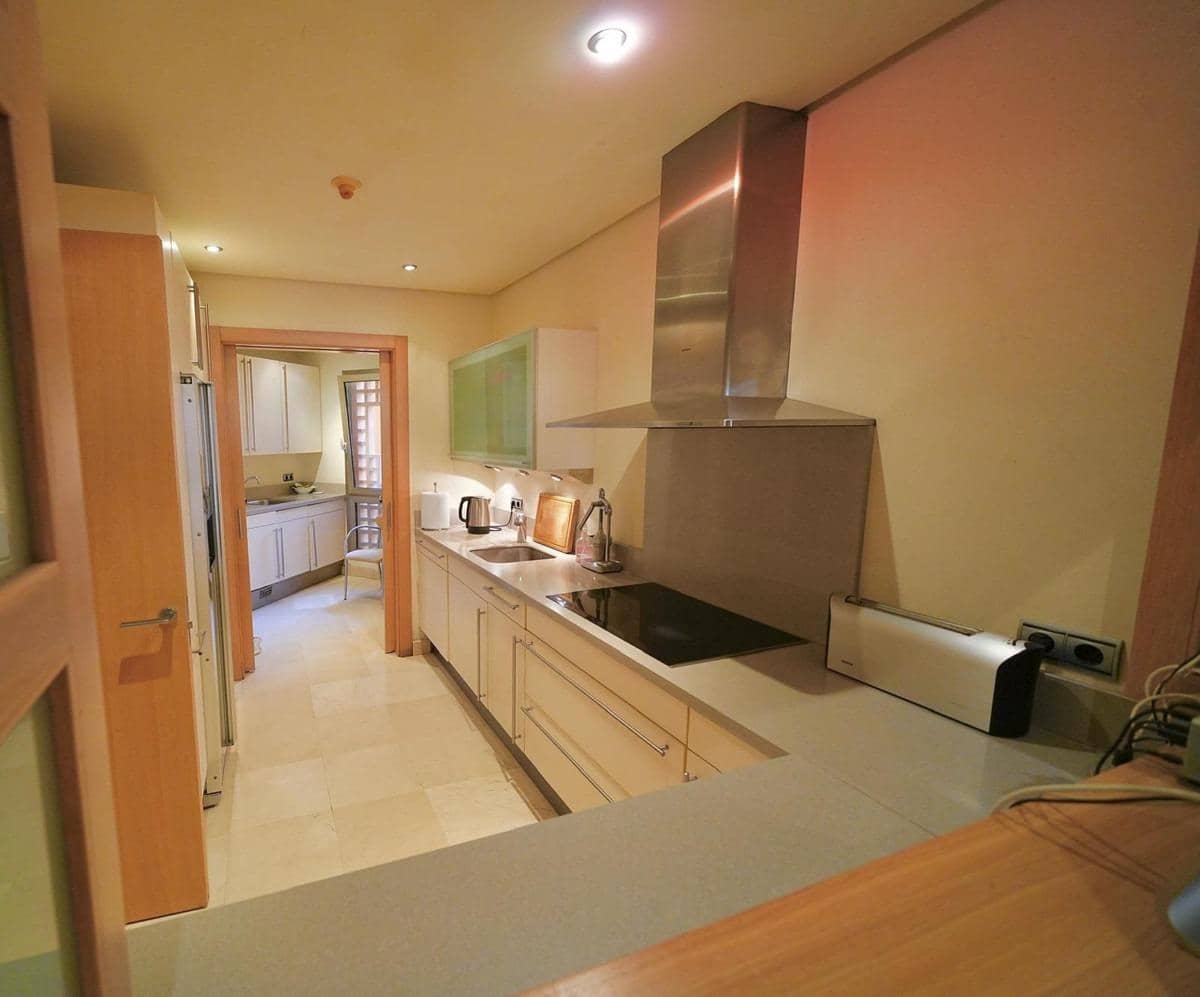 3 Zimmer Apartment zu verkaufen in Marbella mit Pool - 1.575.000 € (Ref: 9938460)