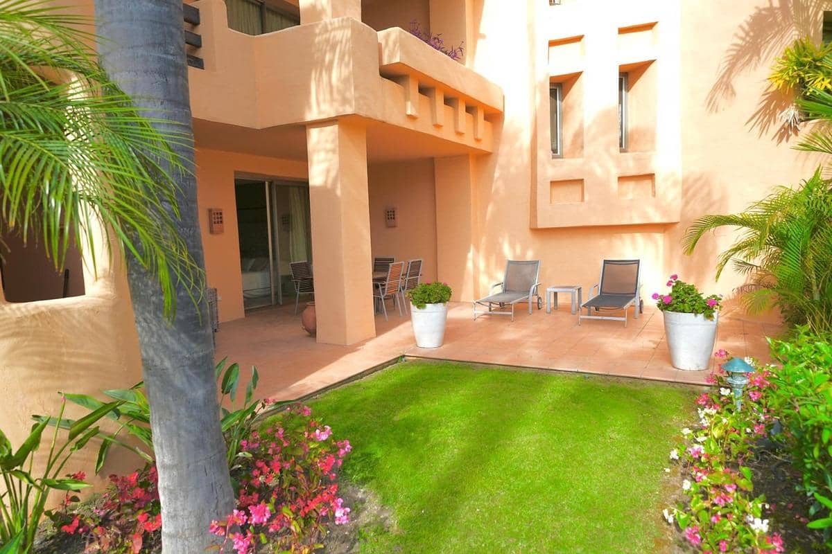 3 Zimmer Apartment zu verkaufen in Marbella mit Pool - 1.575.000 € (Ref: 9938460)