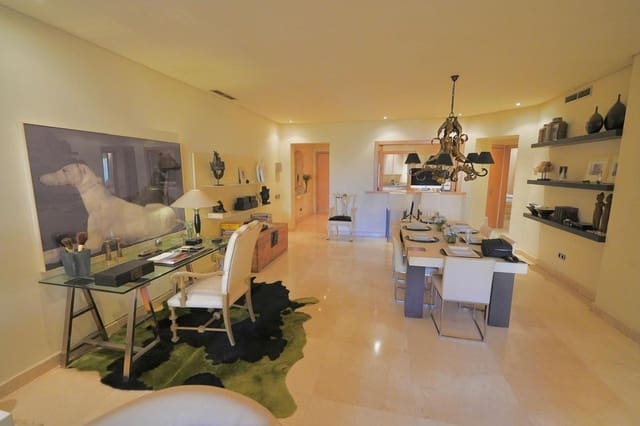 3 slaapkamer Appartement te koop in Marbella met zwembad - € 1.575.000 (Ref: 9938460)