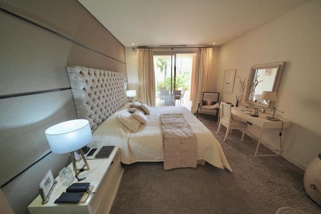 3 slaapkamer Appartement te koop in Marbella met zwembad - € 1.575.000 (Ref: 9938460)