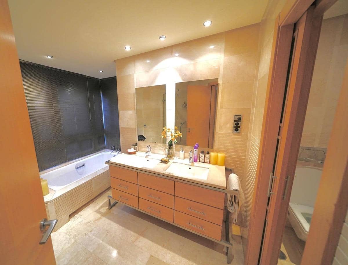 3 Zimmer Apartment zu verkaufen in Marbella mit Pool - 1.575.000 € (Ref: 9938460)