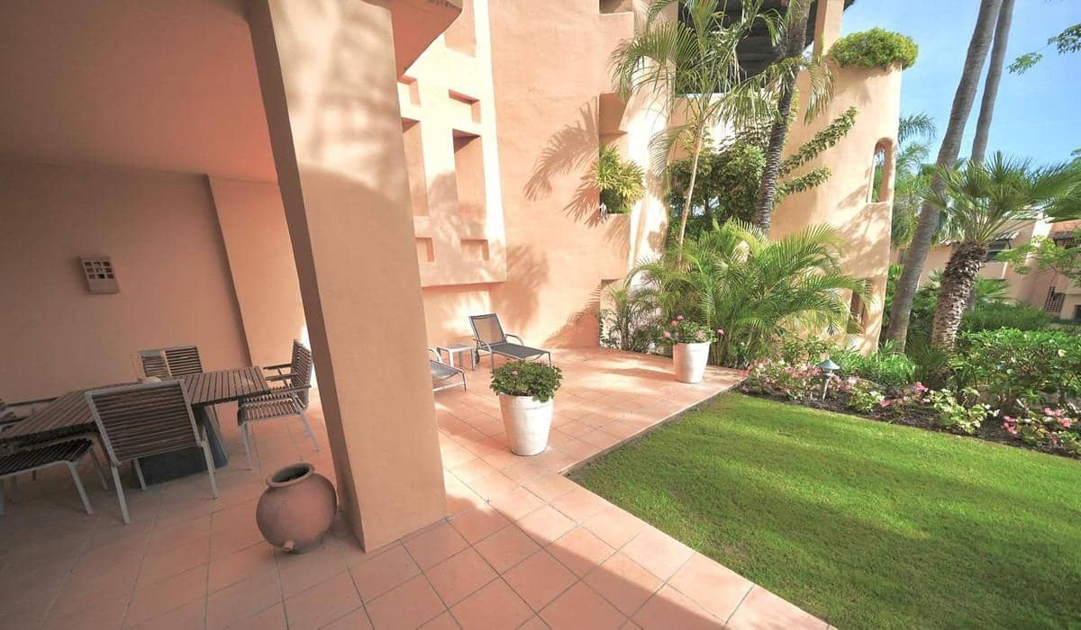 3 Zimmer Apartment zu verkaufen in Marbella mit Pool - 1.575.000 € (Ref: 9938460)