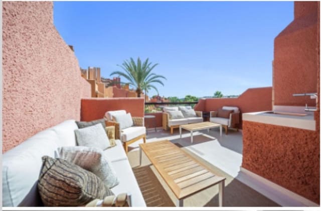 3 soverom Hus til salgs i Nueva Andalucia, Marbella med svømmebasseng - € 1 495 000 (Ref: 9938463)