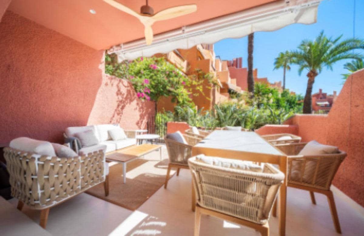 3 soverom Hus til salgs i Nueva Andalucia med svømmebasseng - € 1 495 000 (Ref: 9938463)