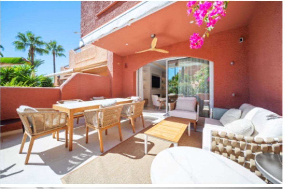 3 soverom Hus til salgs i Nueva Andalucia med svømmebasseng - € 1 495 000 (Ref: 9938463)