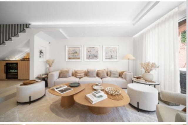 3 soverom Hus til salgs i Nueva Andalucia, Marbella med svømmebasseng - € 1 495 000 (Ref: 9938463)