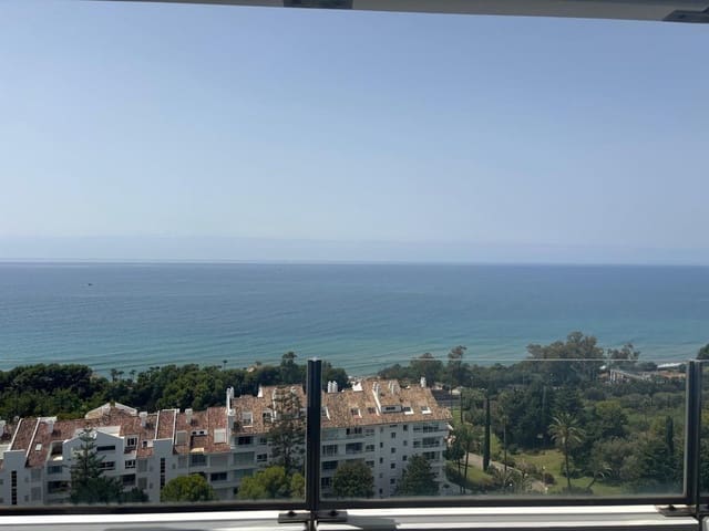 2 soverom Leilighet til salgs i Río Real, Marbella med garasje - € 1 700 000 (Ref: 9945747)
