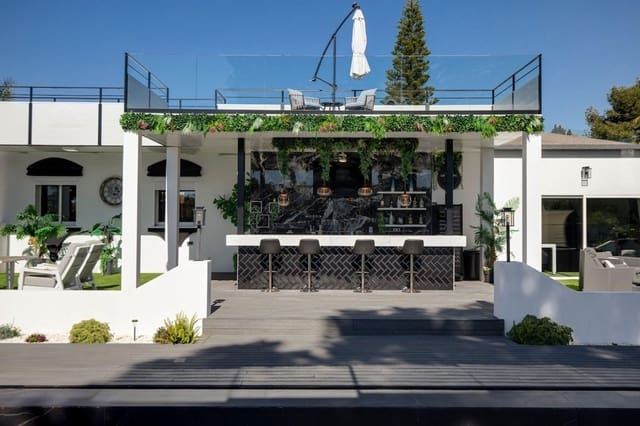 5 Zimmer Villa zu verkaufen in San Pedro de Alcantara, Marbella mit Pool - 4.350.000 € (Ref: 9962749)