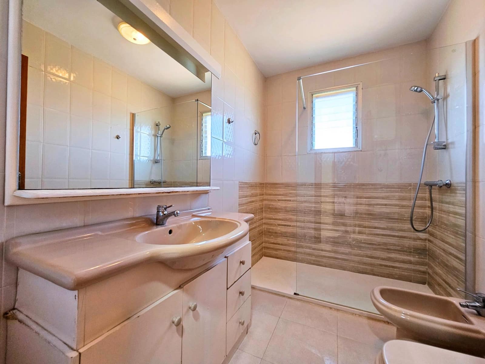 5 bedroom Villa for sale in La Aparecida with garage - € 350,000 (Ref: 10004268)