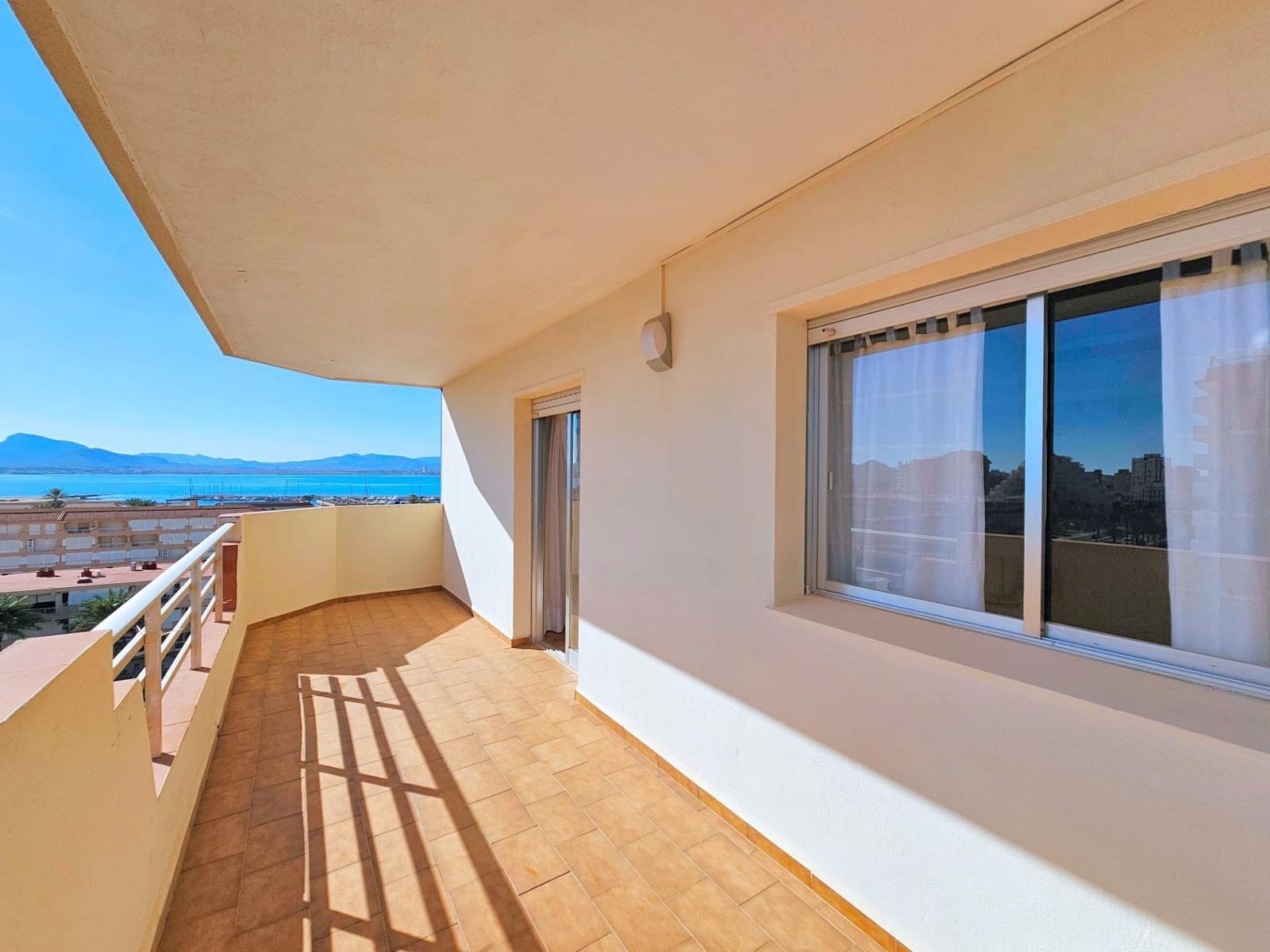 3 bedroom Flat for sale in La Manga del Mar Menor with pool - € 299,000 (Ref: 10004270)