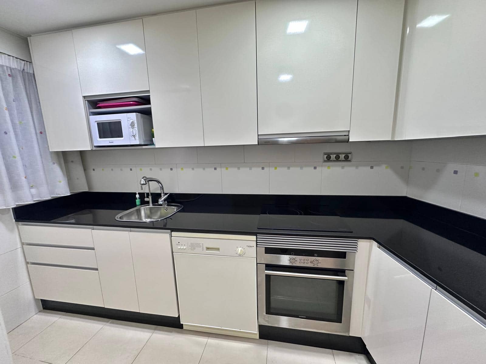Appartement de 3 chambres à louer à Carthagene - 1 100 € (Ref: 10078443)