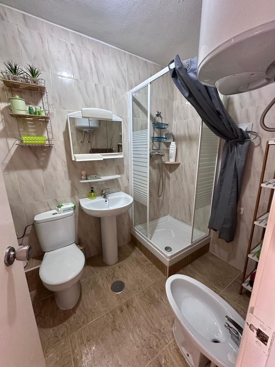 2 soverom Leilighet til leie i La Manga del Mar Menor - € 700 (Ref: 10086261)