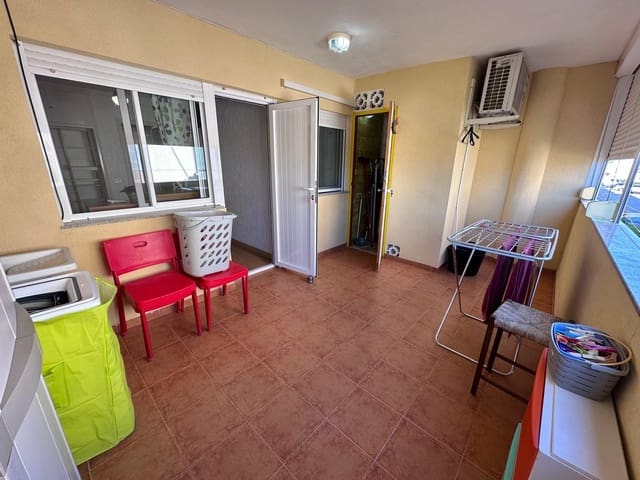 2 soverom Leilighet til leie i La Manga del Mar Menor - € 700 (Ref: 10086261)